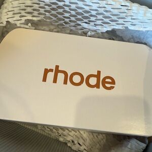 Rhode White Box
